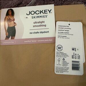 Jockey Skimmies Ultralight Smoothing No-Chafe Slipshort - Beige